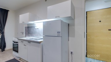 Prodej bytu 1+kk/sklep, 20,7 + 2m2, ulice Zelenečská, Praha 9 - Hloubětín.