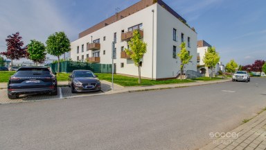 Prodej bytu 4+kk/sklep/garážové stání/balkon, 104m2, ul. Nepomuckých, Praha 9 - Letňany.
