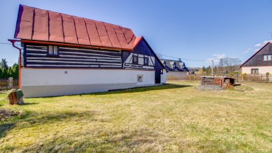 Prodej chalupy 3+kk, 145,3 m², stojící na pozemku o velikosti 739m2, obec Mařenice, okres Česká Lípa