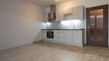 Pronájem bytu 1+kk 30 m2 + balkon 4 m2, ulice Sicherova, Praha 9 - Kyje.