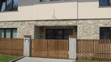 Pronájem bytu 1+kk/zahrada, 30 m2, Praha 9 - Horní Počernice.