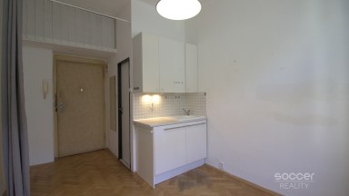 Pronájem bytu 1+kk, 17m2, Praha 3 - Žižkov, ul. Jeseniova.