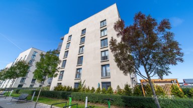 Prodej loftového bytu 1+kk s balkonem a možným sklepem a GS – Bydlení na Krejcárku, Praha 9.