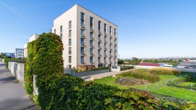 Prodej loftového bytu 1+kk s balkonem a možným sklepem a GS – Bydlení na Krejcárku, Praha 9.