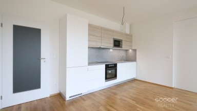 Pronájem bytu 2+kk/B, 46 m2 + 5 m2 balkon, ulice Breitfeldova, Praha 8 – Karlín.