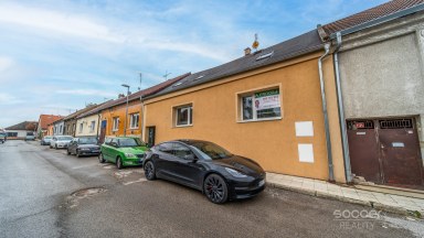 Prodej řadového rodinného domu 4+1, 160 m2, ul. Rašínova, Kladno.