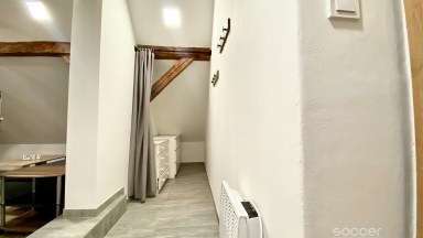 Velmi útulný ateliér ve vile s géniem loci v atraktivním místě. 