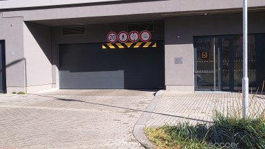 Pronájem garážového stání – Vysočany, metro B Vysočanská, ul. Střídavá