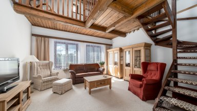 Malebný dům s příjemnou zahradou v atraktivní lokalitě.