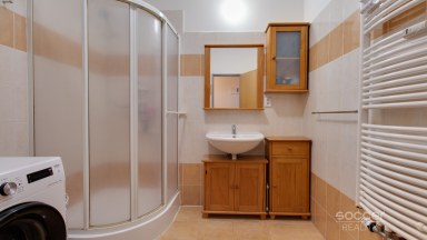 Pronájem bytu 1+kk/L/G, 46 m2, ul. Ústavní, Praha 8 - Bohnice.