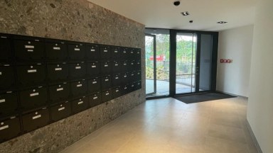 Pronájem bytu 2+kk, 54,1 m2 s terasou 5,7 m2 a sklepem, Praha 10 – Strašnice, ul. Ramonova.