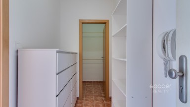 Pronájem bytu 1+1 s předzahrádkou, 37 m2, ul. Dandova, Praha 20 – H. Počernice.