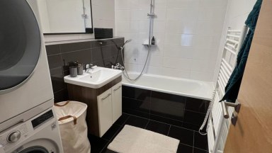 Pronájem bytu 2+kk/B/G, 58 m2, ulice Sousedíkova, Praha 9 - Vysočany. 