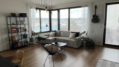 Pronájem bytu 2+kk/B/G, 58 m2, ulice Sousedíkova, Praha 9 - Vysočany. 