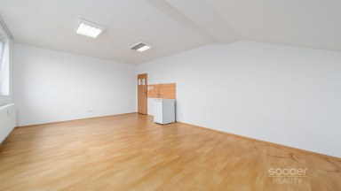 Kanceláře  (23 m² – 123 m²) – Jesenice u Prahy