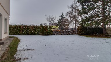 K pronájmu kanceláře/byt 90 m²/zahrada – Praha, Mezihoří, Horní Počernice