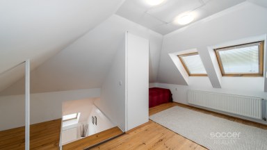 Jedinečný mezonet 3+kk+šatna v žádané čtvrti Mladé Boleslavi.