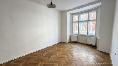 Pronájem  prostorného bytu 3+1, 110 m2 v Praze 3, ulice Nitranská