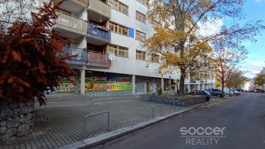 Pronájem bytu 1+kk 38 m2/PS/S, ul. Randova, Praha 5 - Smíchov.