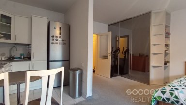 Pronájem bytu 1+kk 38 m2/PS/S, ul. Randova, Praha 5 - Smíchov.