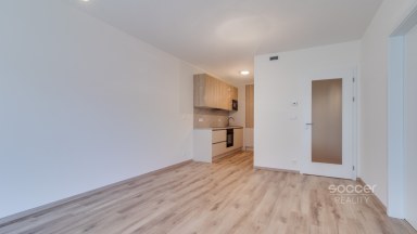 Pronájem bytu 2+kk s terasou a předzahrádkou v rezidenci Tesla Hloubětín. 