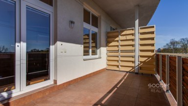 Pronájem atypického loftu 51,5 m2 s terasou na adrese Na Pokraji, Praha 9 - Prosek.