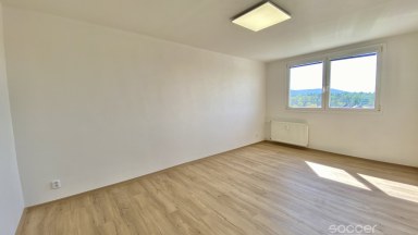 Velmi hezký byt po rekonstrukci ve vyhledávané lokalitě.