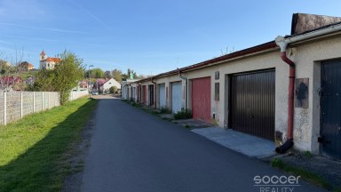 Pronájem garáže 22 m², Sadská, ul. U Stadionu.