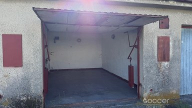 Pronájem garáže 22 m², Sadská, ul. U Stadionu.