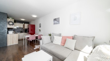 Prodej hezkého bytu 2kk, 42,97 m² se sklepní kójí, ul. Pavlišovská, Praha 20 – Horní Počernice