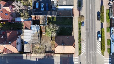 Pronájem garáží s pozemkem 450 m2, ul. Dobšická, Praha – Horní Počernice.