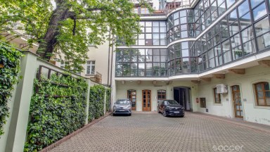 Pronájem kanceláří v centru Prahy s možností parkování