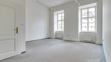 Pronájem kanceláří v centru Prahy s možností parkování