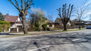 Prodej domu s pozemkem 1 310 m², Jičín – Holínské Předměstí.