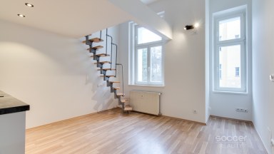 Pronájem bytu 1+kk/S, 21 m2, ul. Radlická, Praha 5 - Smíchov.