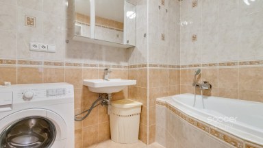Pronájem bytu 2+kk/B, 45 m2 + balkon 7 m2, ulice V Honech, Klecany. 