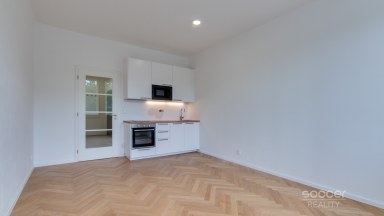 Pronájem bytu 1+kk/Sklep/Wellness, 36 m², Praha 3 – Vinohrady, ul. Vinohradská.