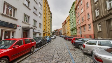 Pronájem bytu 2+kk/S, 39 m2, ulice Horní, Praha 4 - Nusle. 