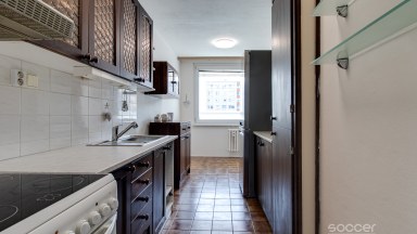 Pronájem bytu 3+1 (77 m²) s lodžií (6 m²) a parkem ve vnitrobloku – ul. Přecechtělova, Praha 13