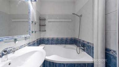 Příjemný a udržovaný byt s lodžií v atraktivní lokalitě Prahy 6. 