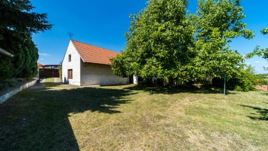 Prodej rodinného domu s pozemkem 1 466 m², Zápy