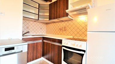 Pronájem pěkného bytu 2+kk 33 m2 + lodžie 3 m2 v centru Neveklova, okres Benešov.
