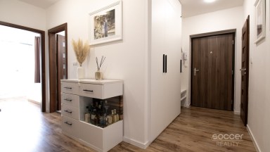 Prodej bytu 4+kk/T, 83 m2 + 8 m2 terasa, Zápy – Praha – východ.