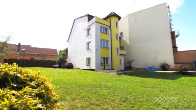 Pronájem pěkného bytu 2+kk+terasa, 67 m2 v centru Neveklova, okres Benešov.