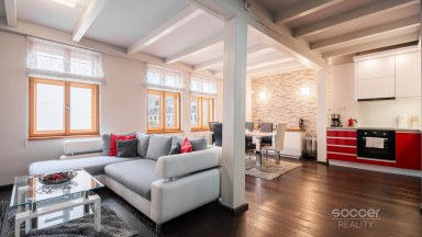 Pronájem exkluzivního mezonetového bytu 3+kk, 95 m² na Karlově náměstí