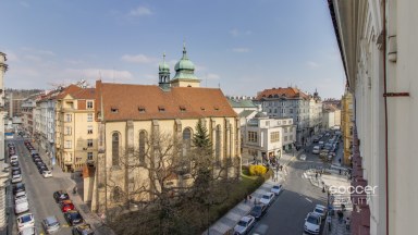 Pronájem bytu 1+1 s balkonem v centru Prahy. 
