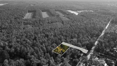 Prodej stavebního pozemku 1 300 m² se srubem, Stará Boleslav – Vestecká.