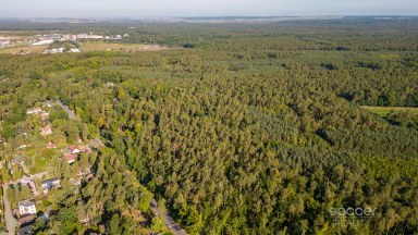 Prodej stavebního pozemku 1 300 m² se srubem, Stará Boleslav – Vestecká.
