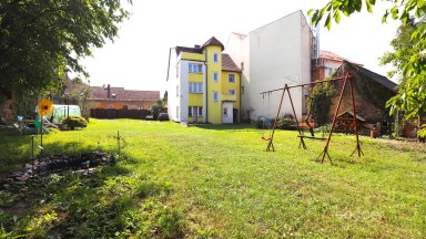 Pronájem pěkného bytu 3+kk 55 m2  v centru Neveklova, okres Benešov.